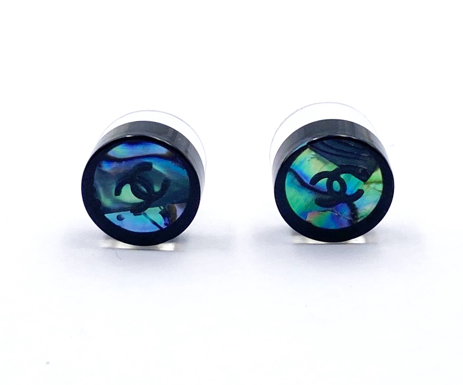 Chanel Black CC Resin Pearl Small Piercing Earrings - Image 2