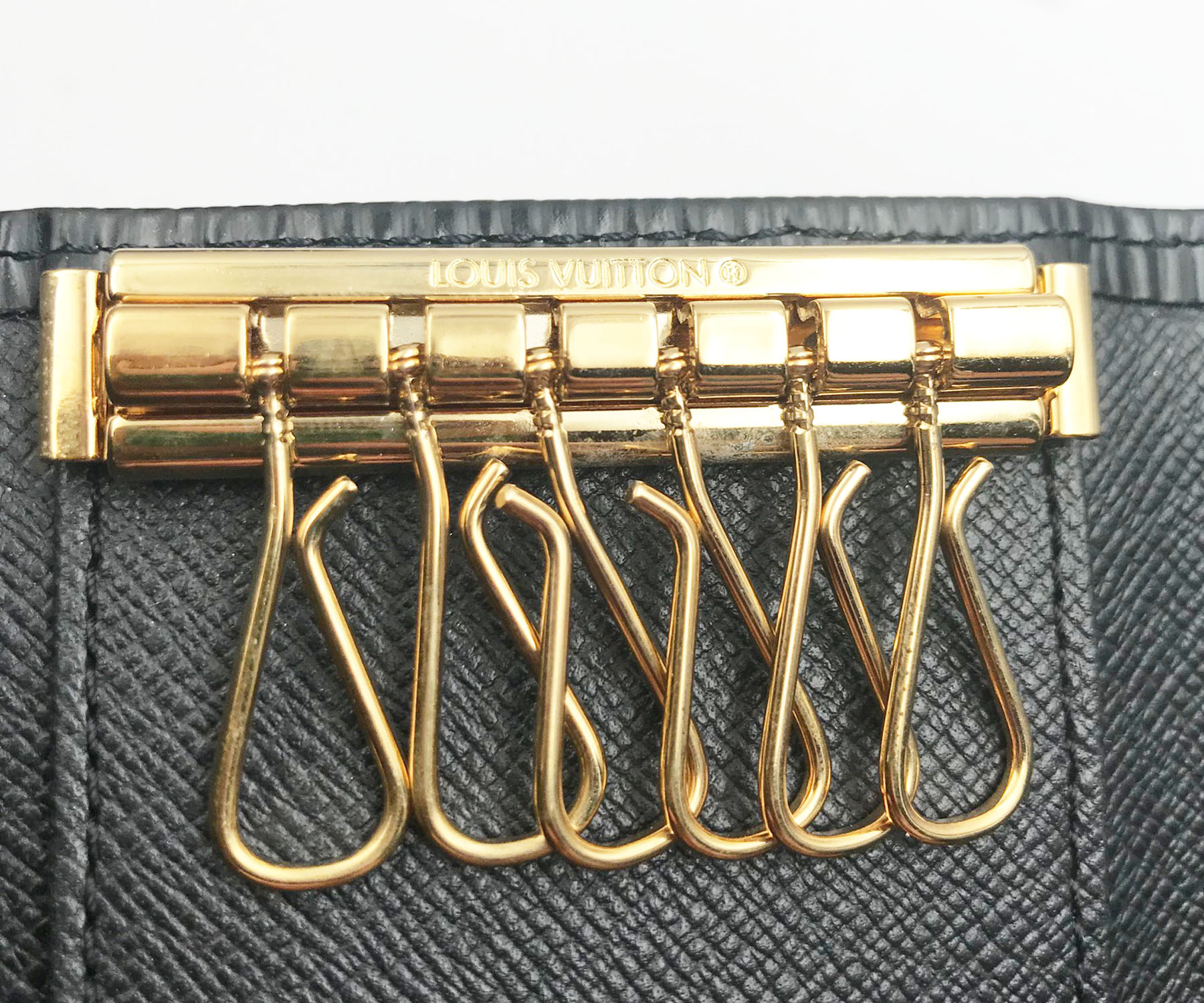 Louis Vuitton LV gold button zip wallet 100% authentic