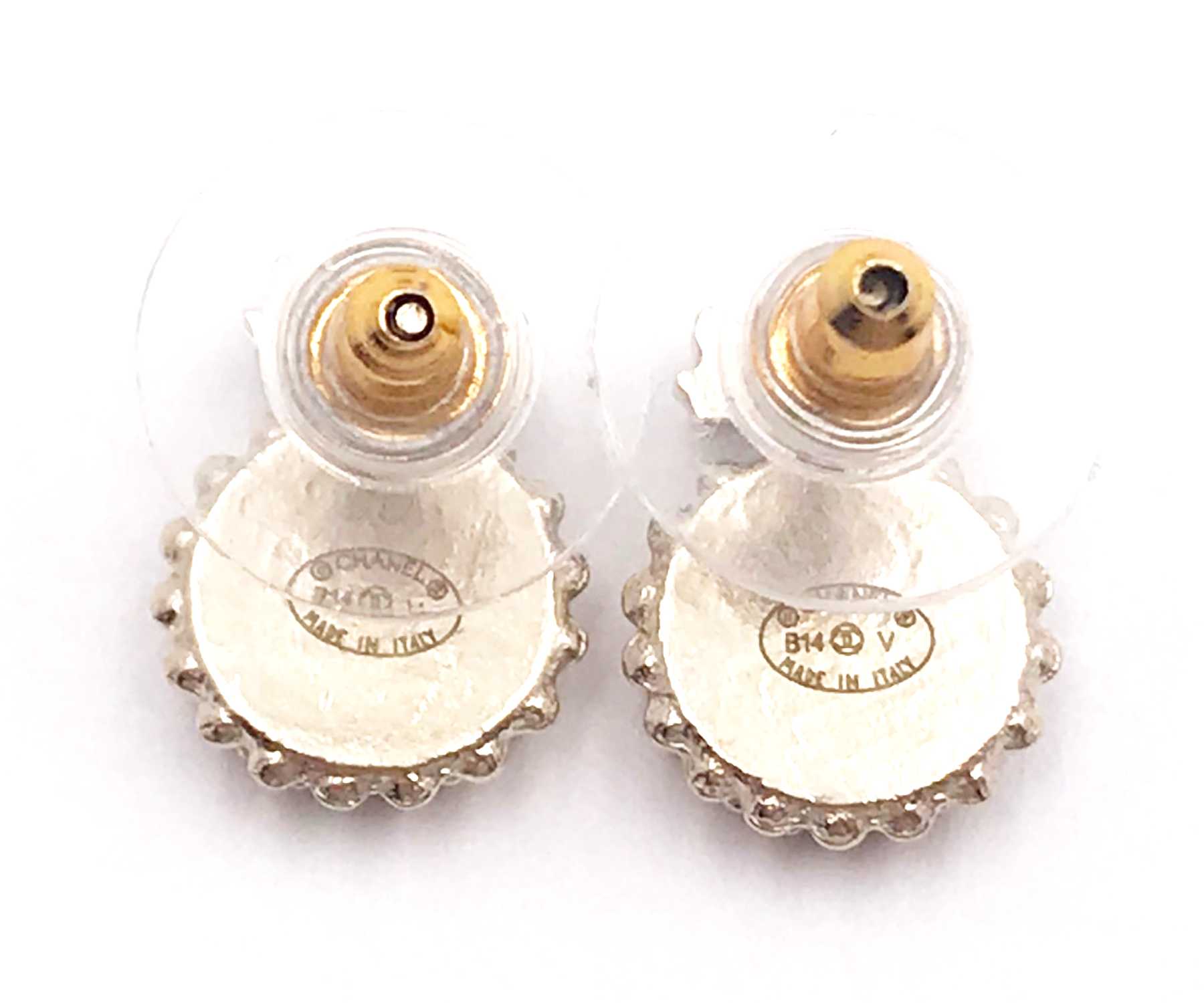 Chanel Gold Bow CC Round Small Button Piercing Earrings - Image 4