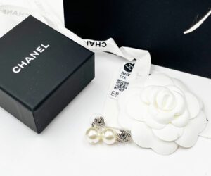 Sil Cc Crystal Pearl Dangle Piercin