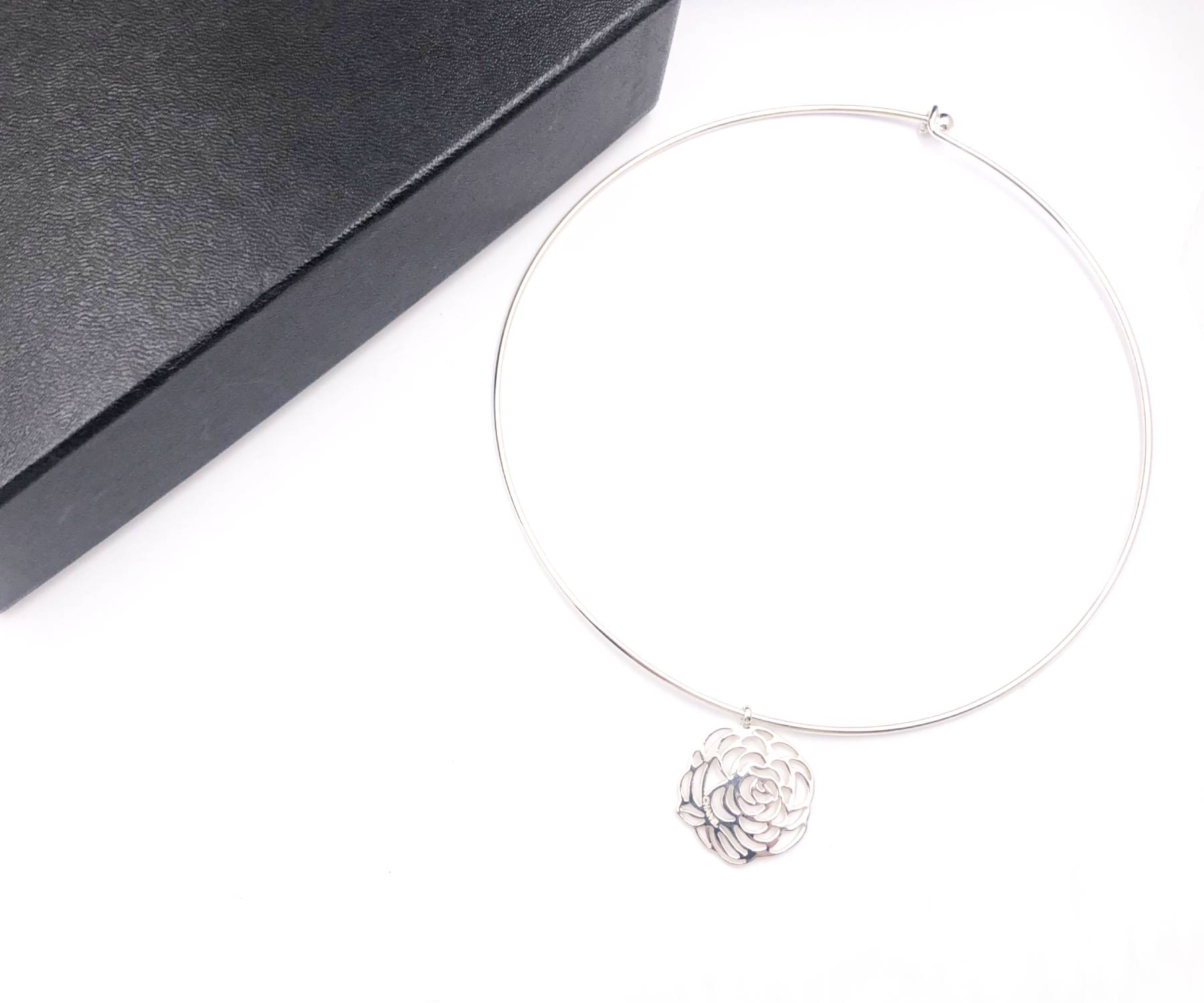 Chanel Fine Jewelry 925 Silver Cutout Camellia Flower Choker - Image 2