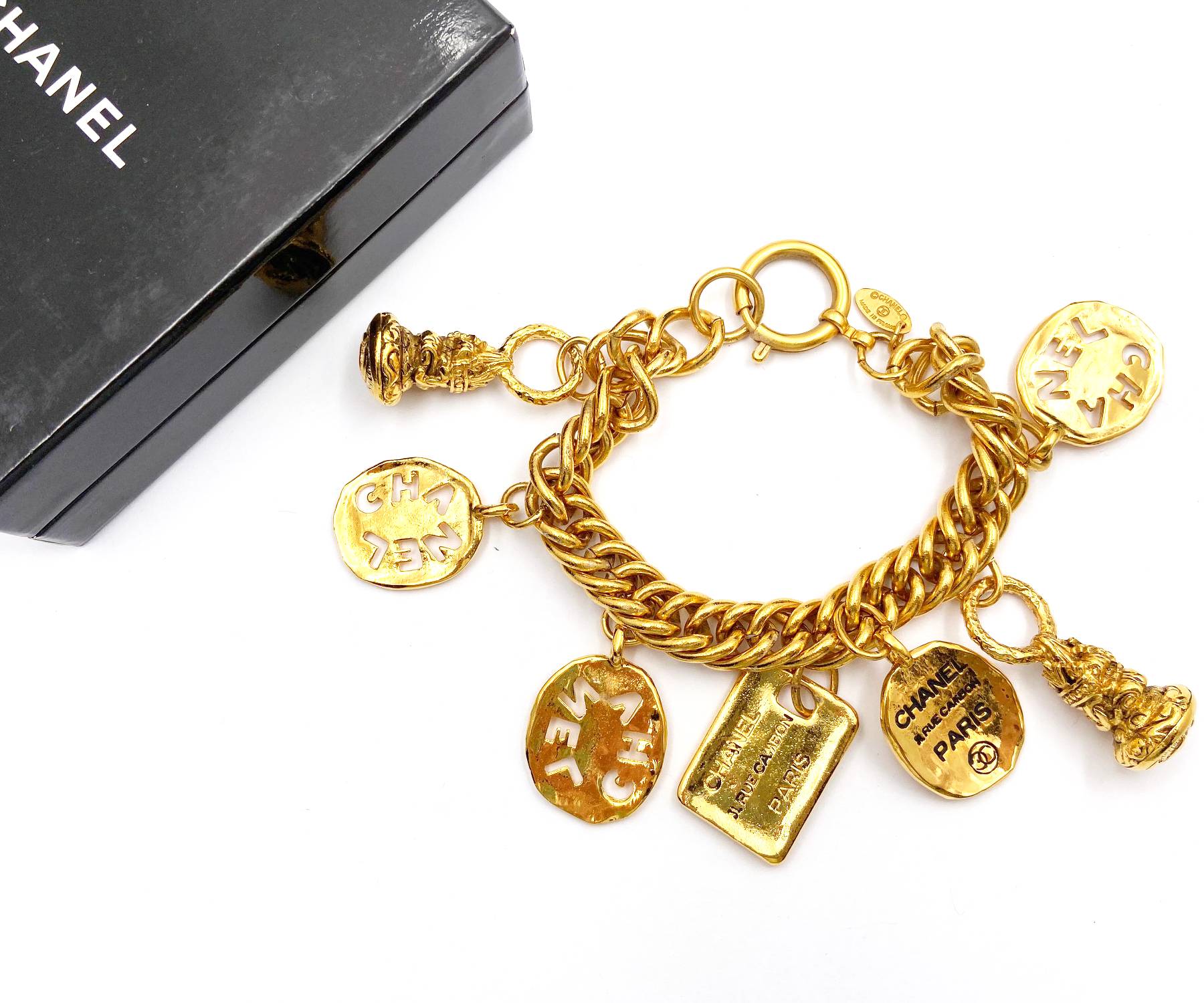 Chanel Vintage 24K Gold Plated Dog Tag CC Motif Charm Chain Bracelet - Image 2