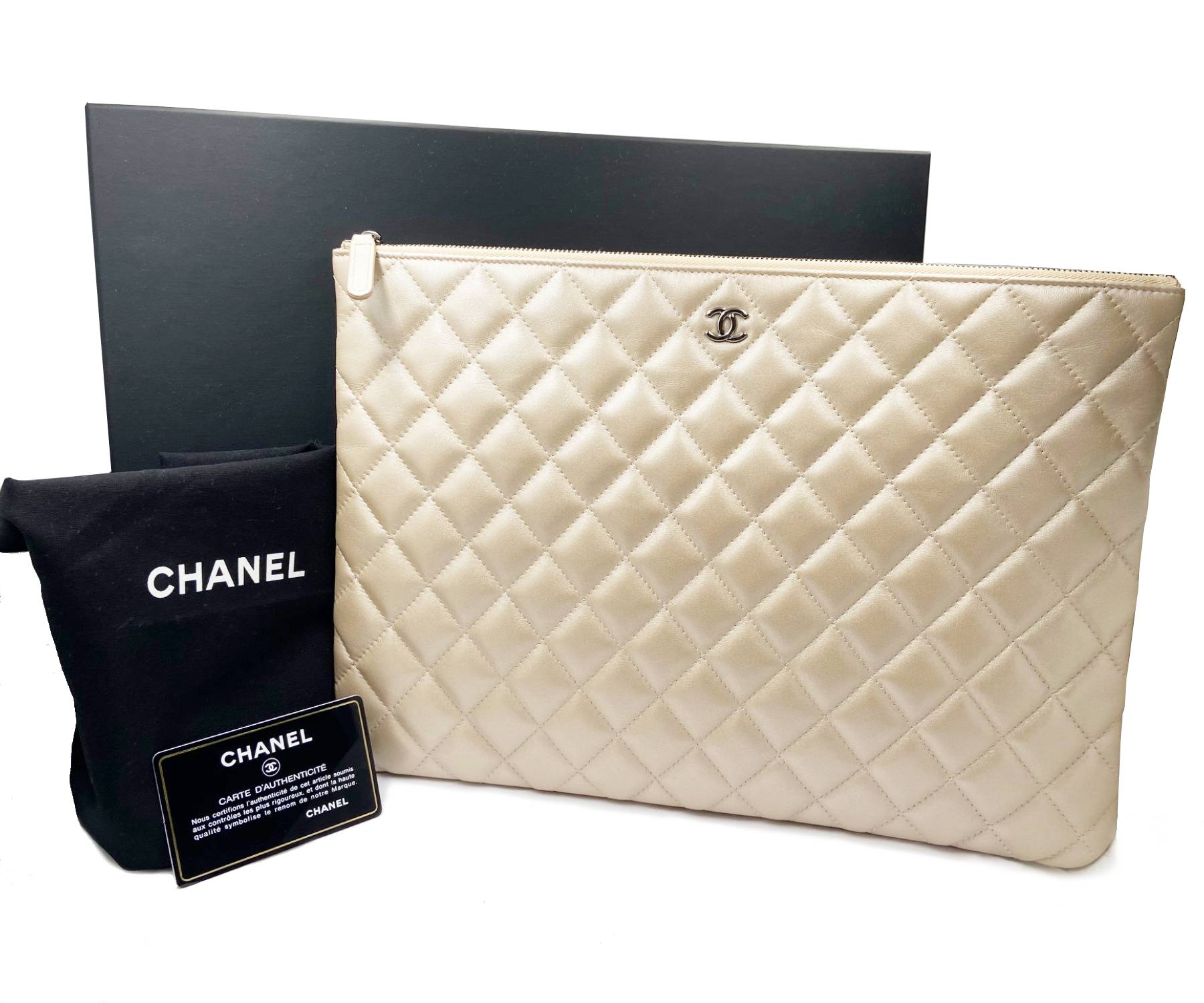 Chanel Champagne Pearly O Case Large Clutch - Image 2