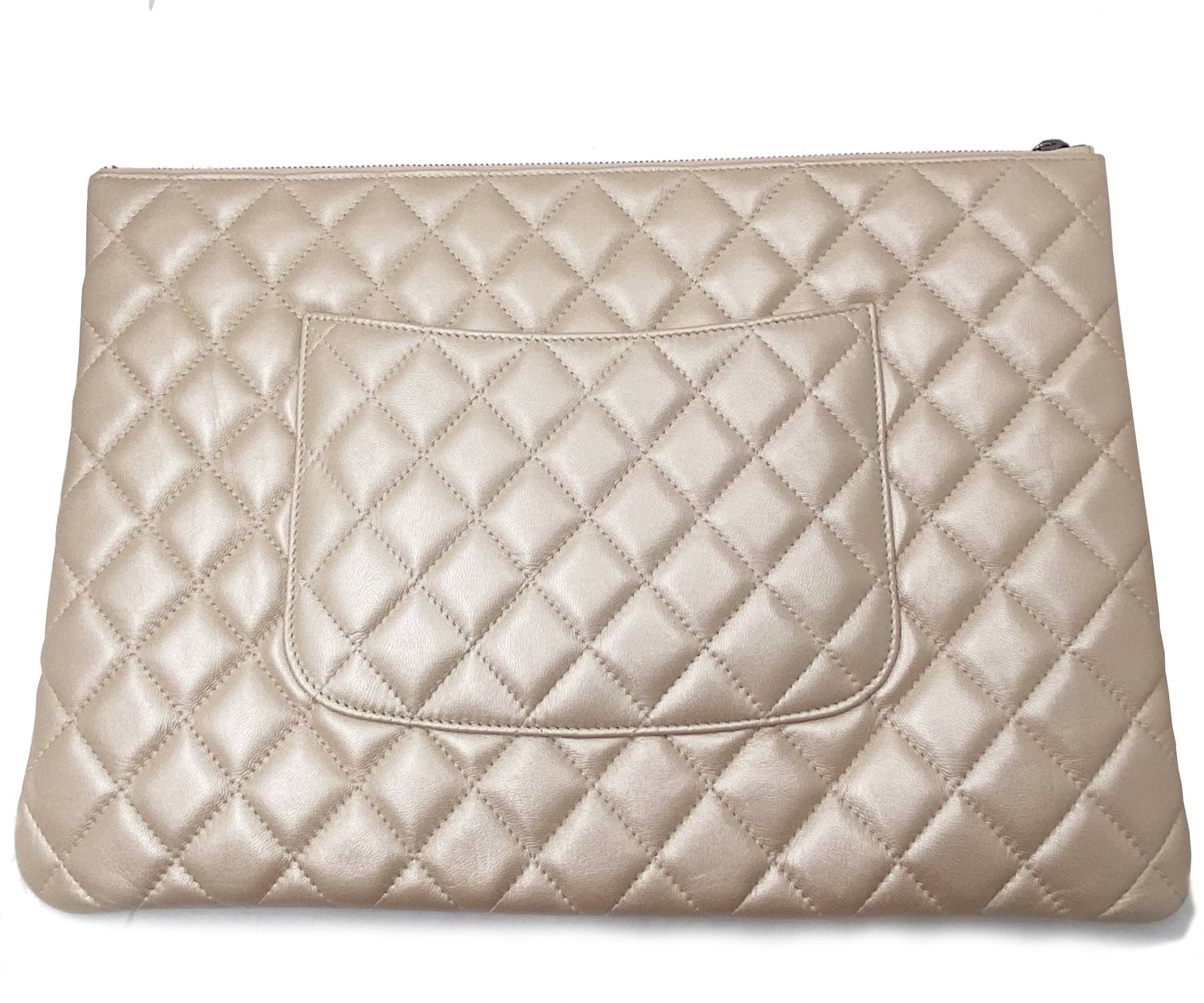 Chanel Champagne Pearly O Case Large Clutch - Image 3