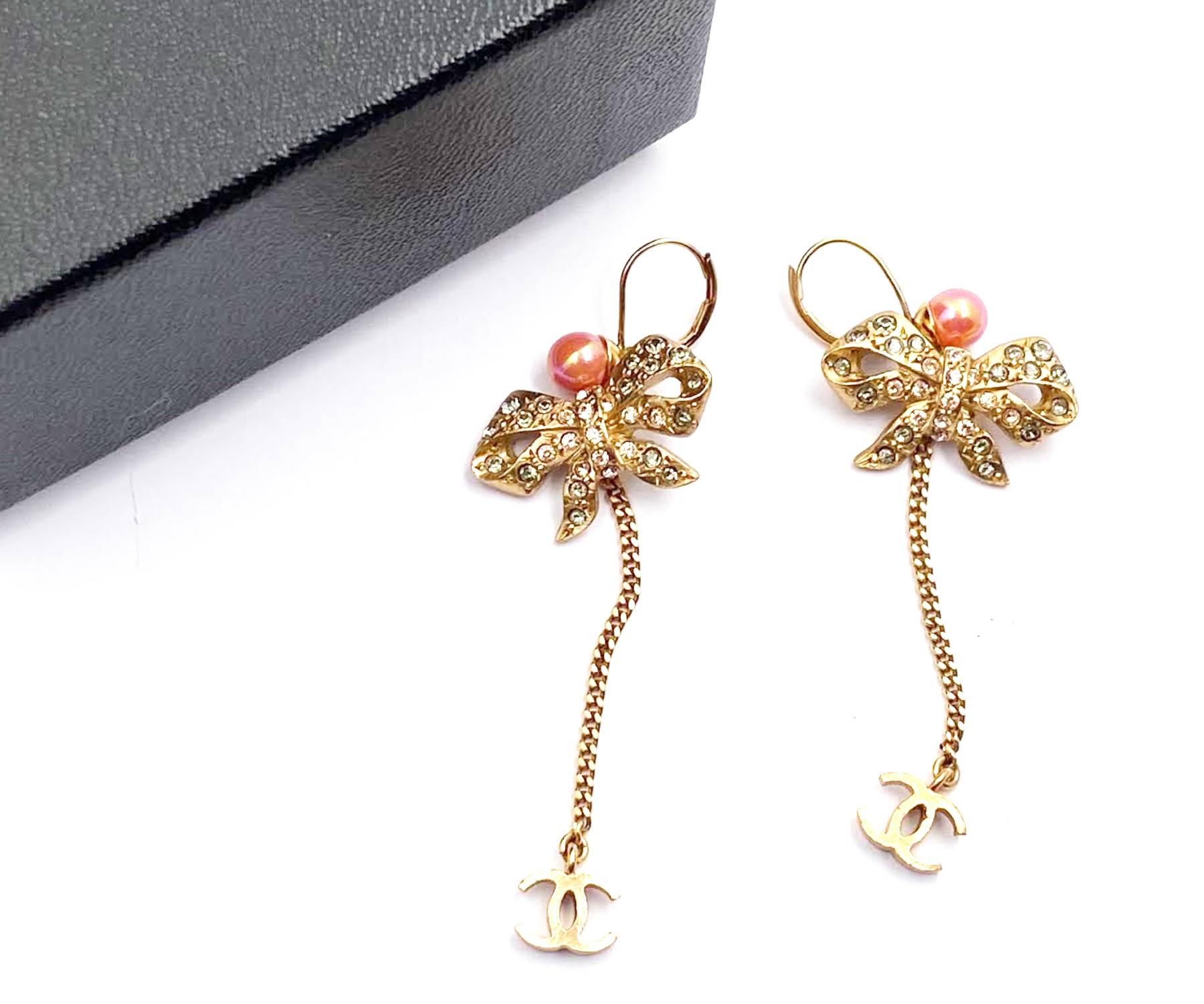 Chanel Vintage Gold Plated Ribbon Crystal Coral CC Dangle Lever Back Earrings - Image 2