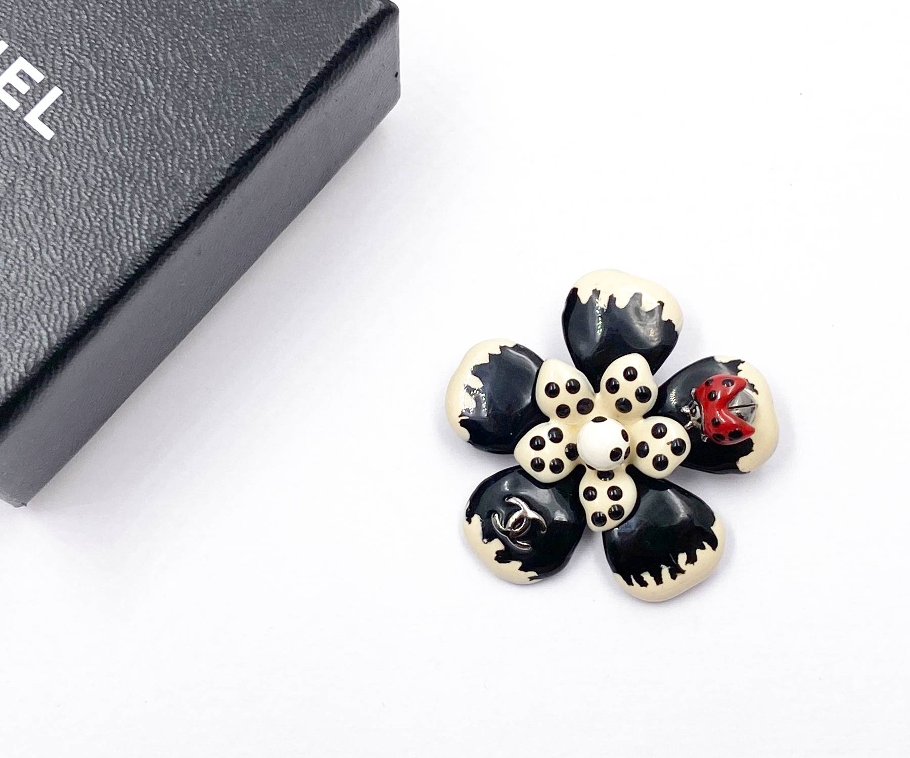 Chanel Rare Silver cc Ivory Black Polka Dot Flower Lady Bug Pendant Brooch - Image 2