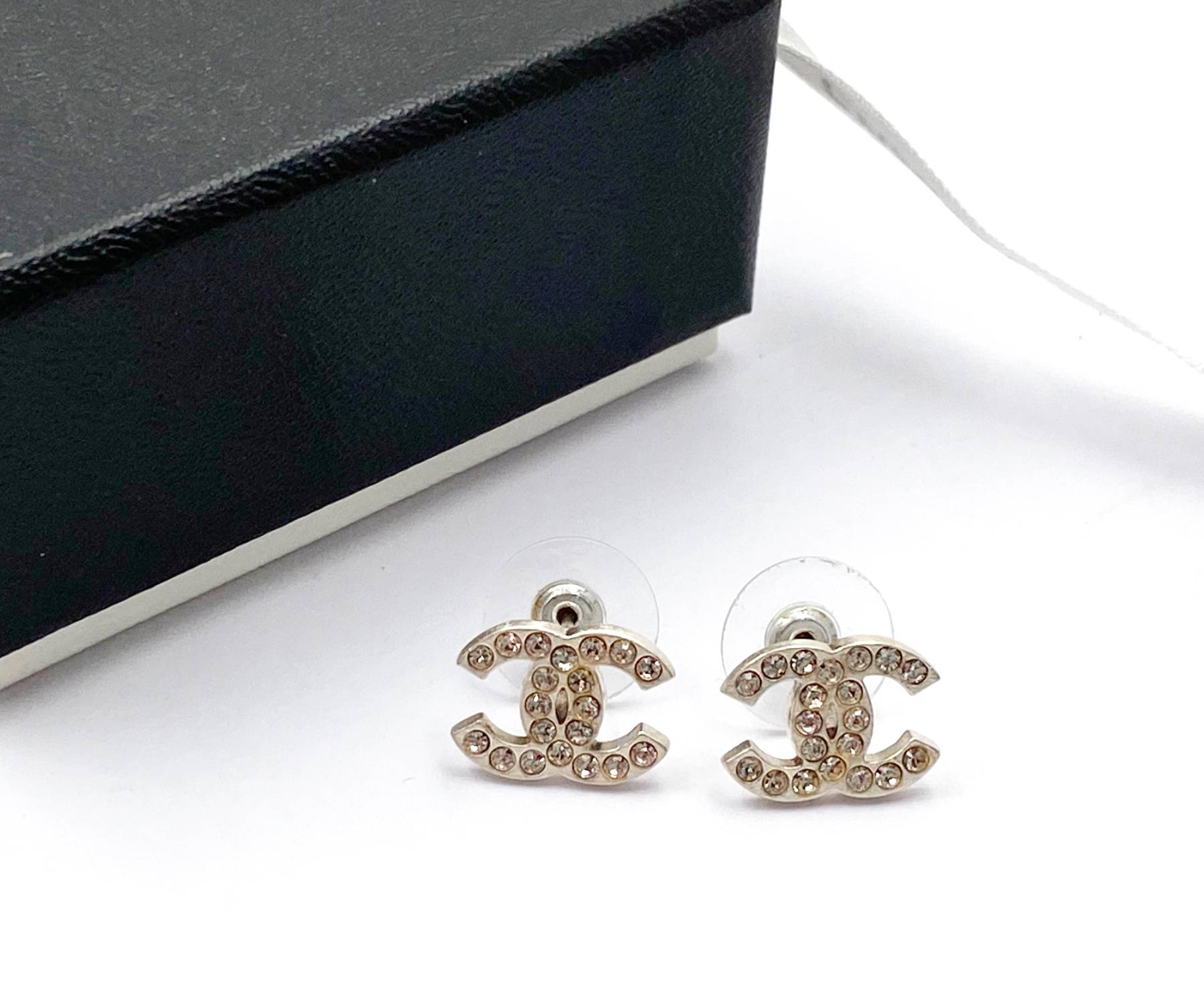 Chanel Champagne Gold CC Pale Pink Crystal Piercing Earrings - Image 2