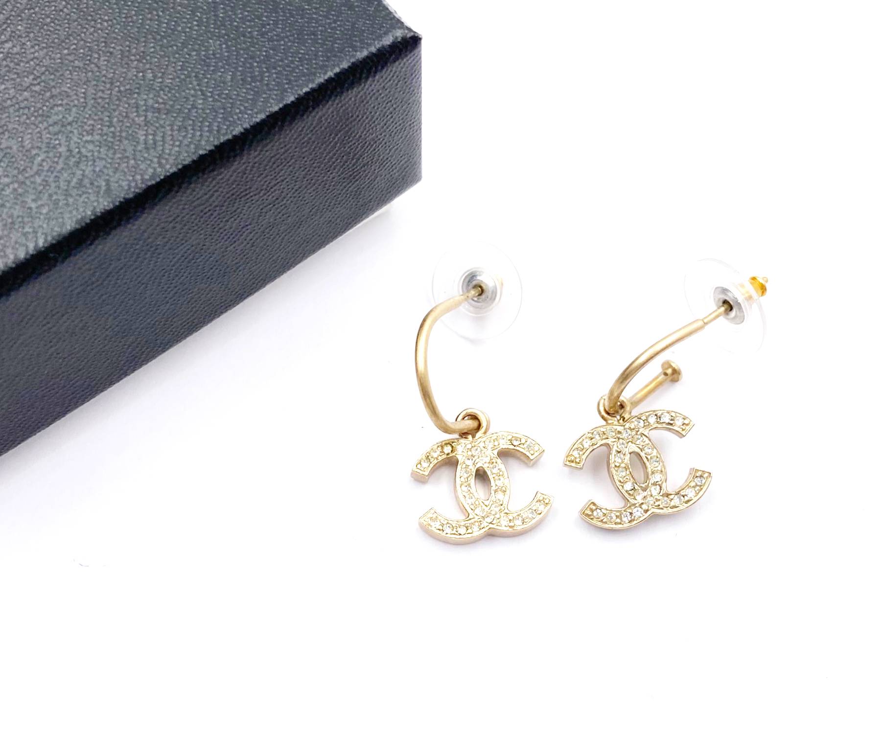 Chanel Classic Gold CC Crystal Moscova Hoop Piercing Earrings - Image 2