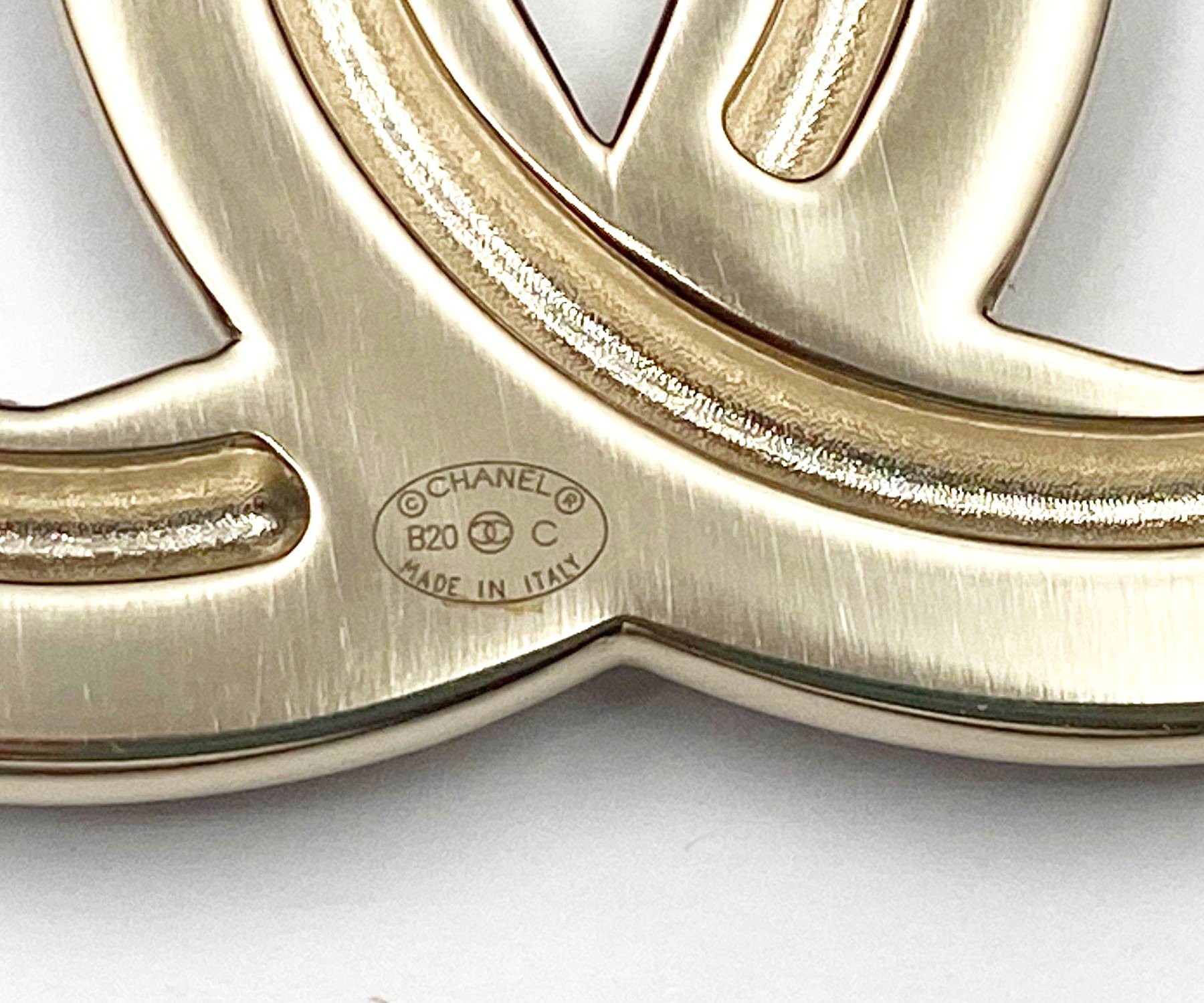 Chanel Brand New Light Gold CC Bead Brooch - Image 3