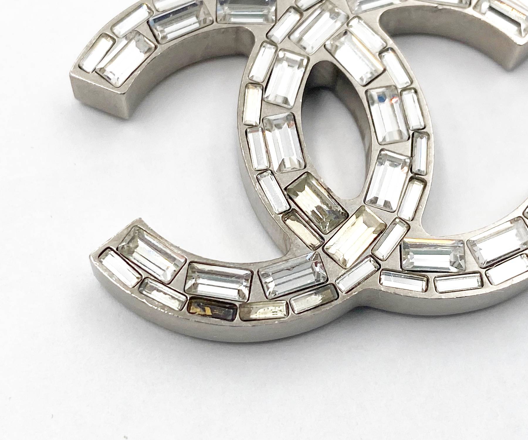 Chanel Silver CC Baguette Crystal Glitter 2 Face Necklace - Image 4