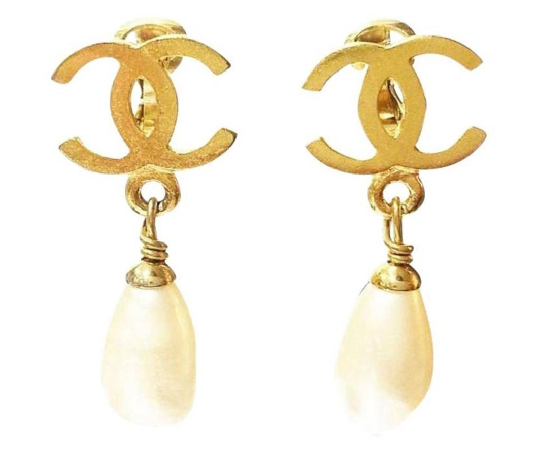 Chanel Classic Vintage Gold Plated CC Faux Pearl Dangle Clip on Earrings -  LAR Vintage