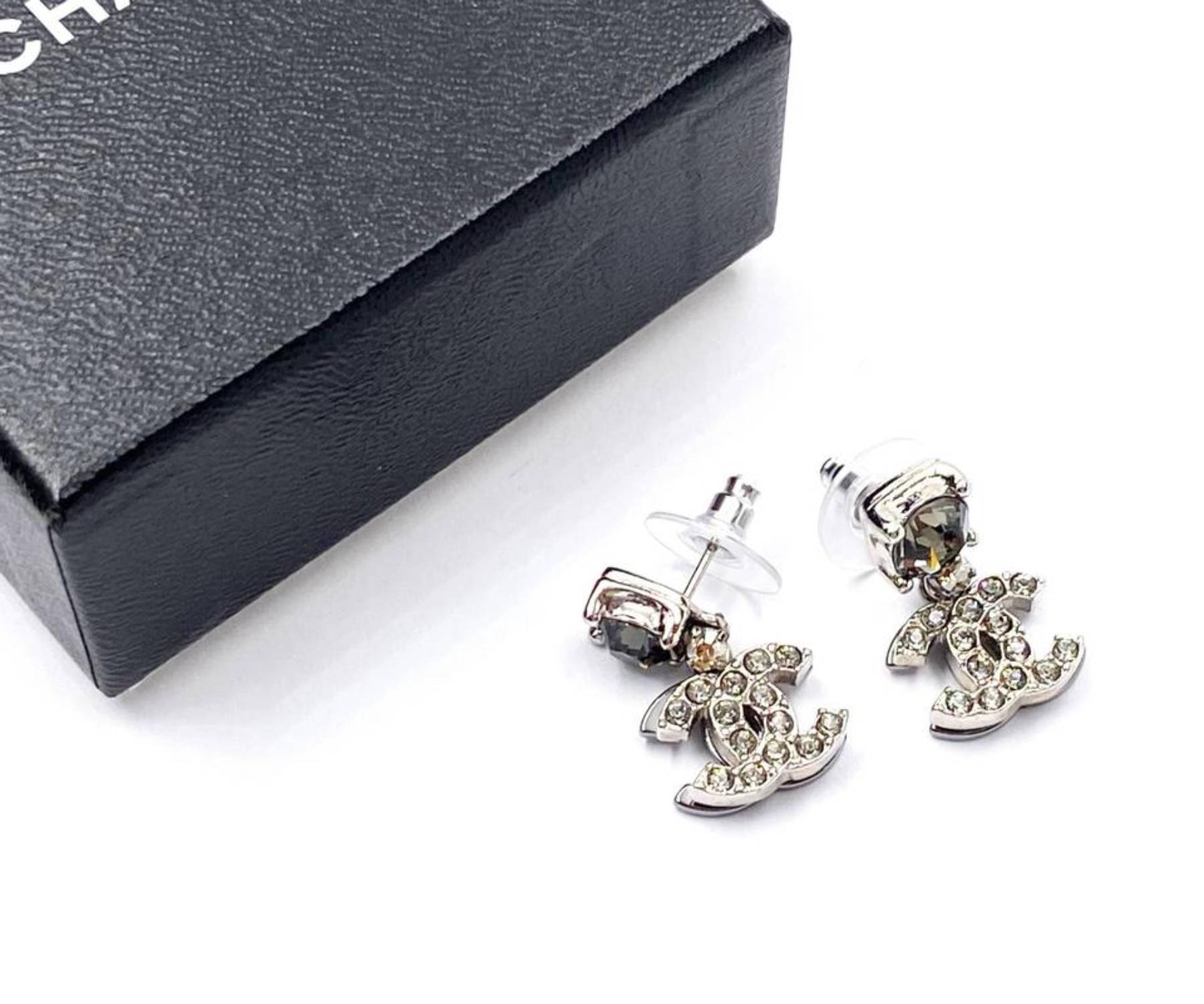 Chanel Ruthenium Silver Overlapped CC Crystal Large Piercing Earrings - Image 2