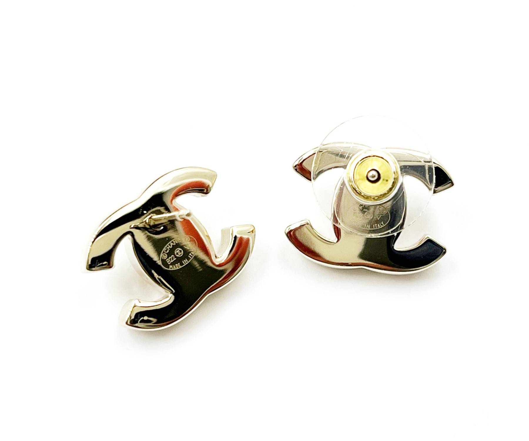 Chanel Brand New Light Gold CC Reissued Turnlock Regular Piercing Earrings - Image 3