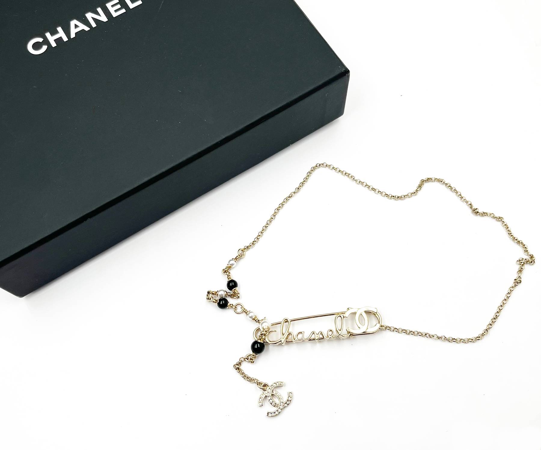 Chanel Brand New Rare Light Gold Safety Pin Pearl Necklace - Image 2