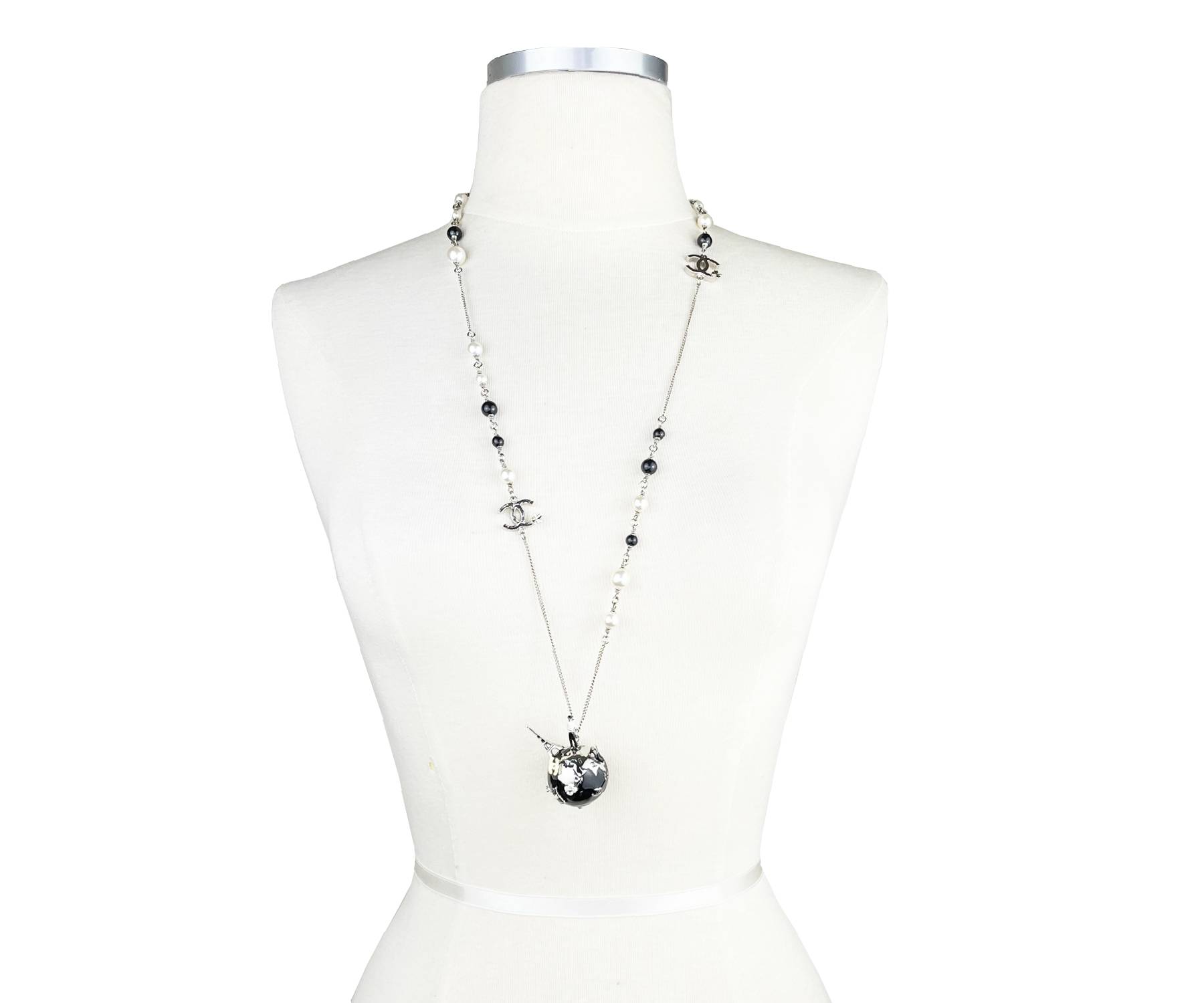 Chanel Rare Silver CC Black Globe Tower CoCo Pendant Pearl Necklace - Image 2