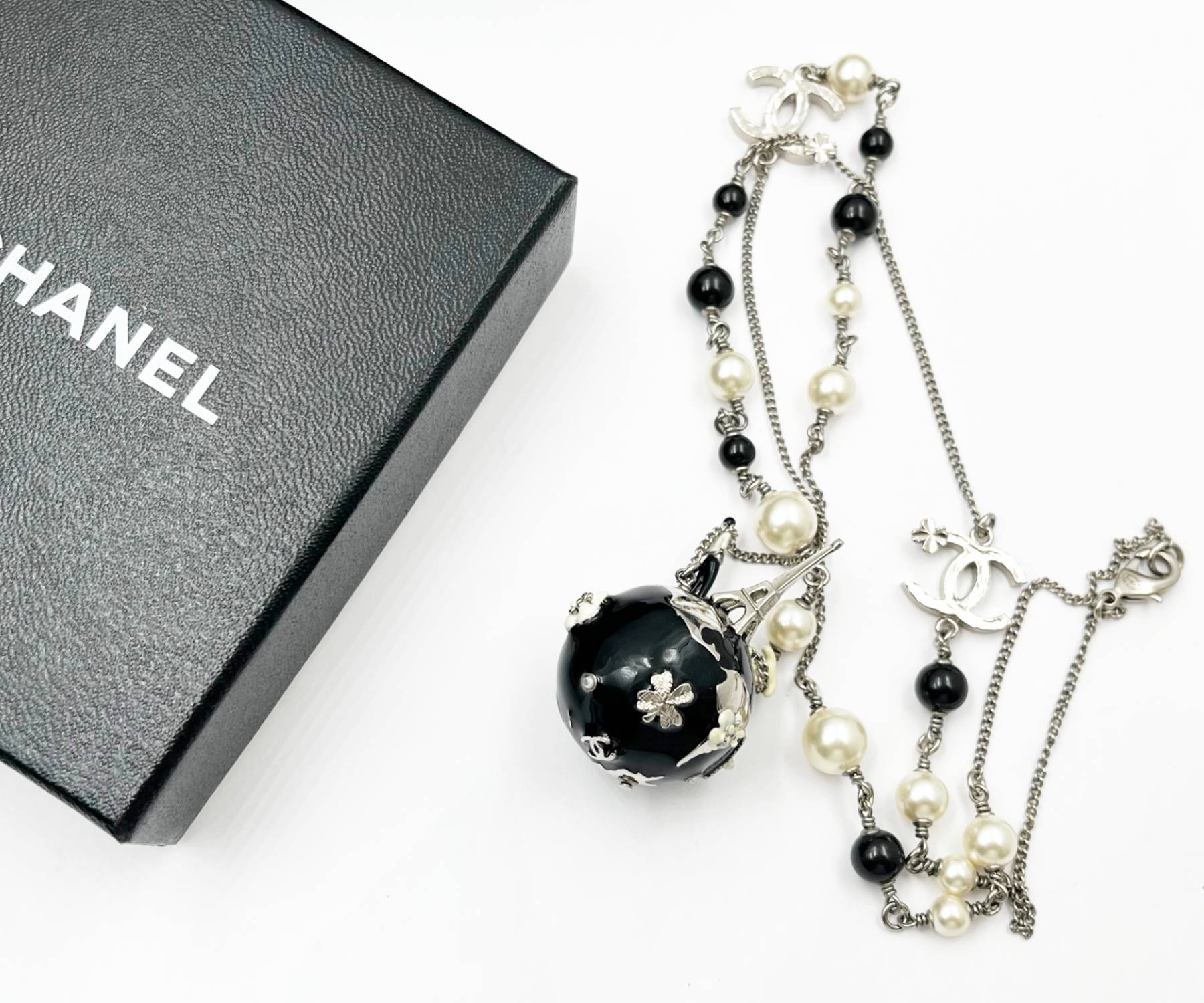 Chanel Rare Silver CC Black Globe Tower CoCo Pendant Pearl Necklace - Image 3