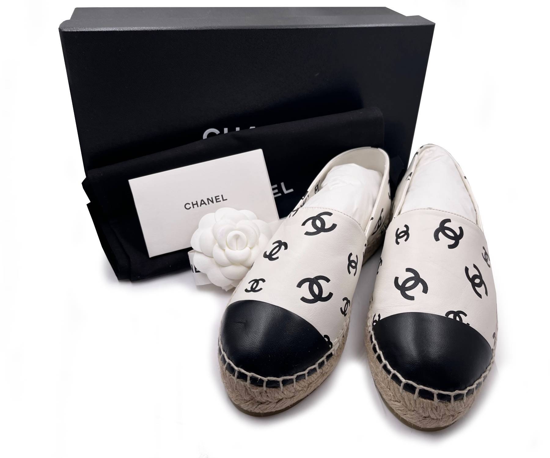 Chanel Brand New Sold Out Black CC White Leather Espadrilles Flats - Image 2