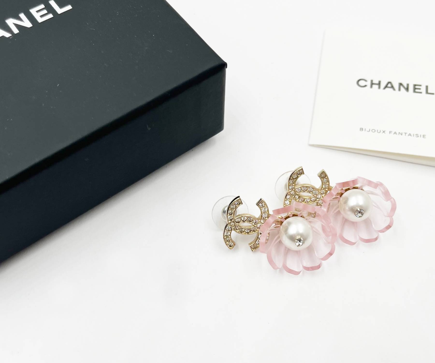 Chanel Gold CC Crystal Pink Resin Flower Pearl Piercing Earrings - Image 2