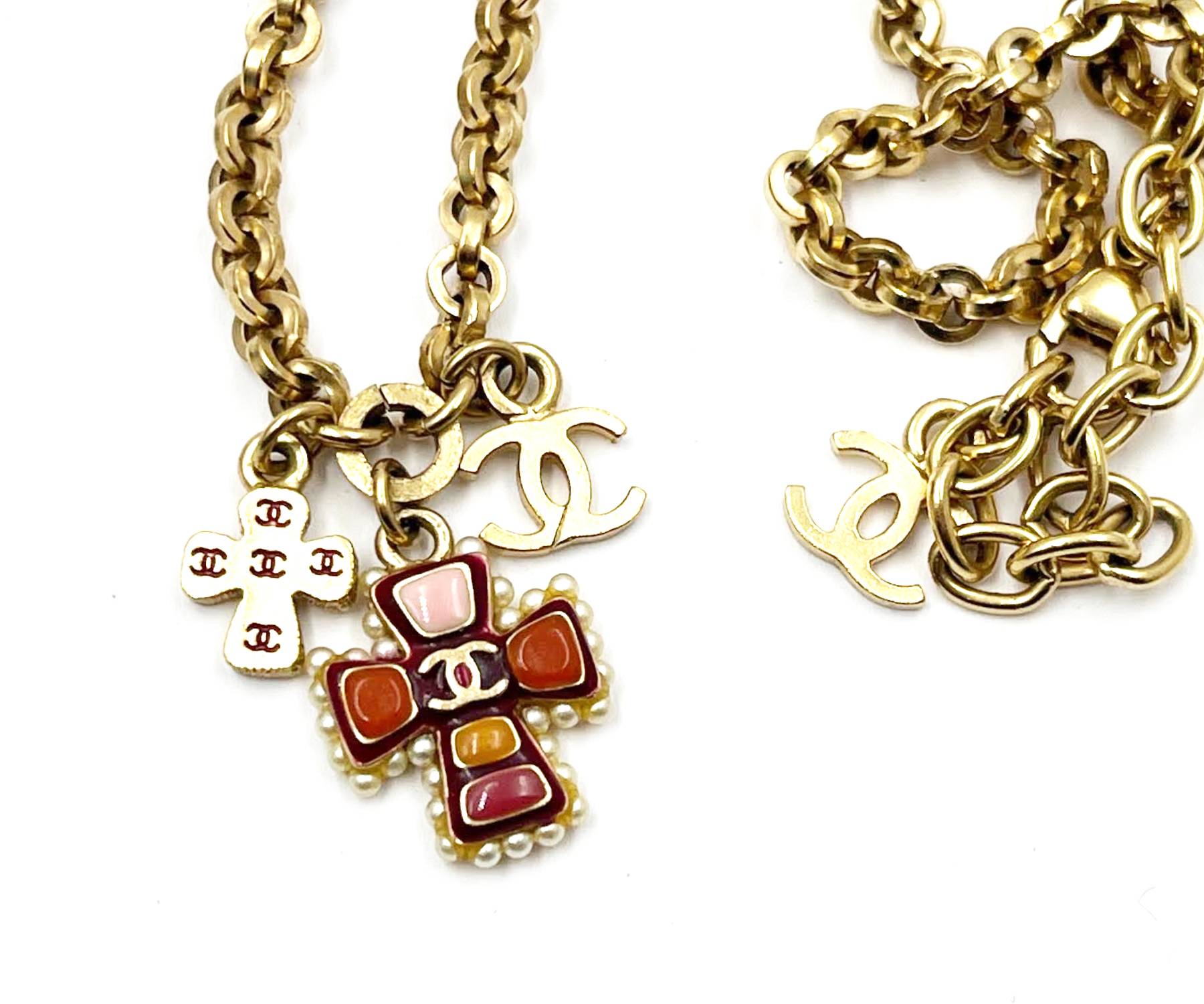 Chanel Gold Plated CC Red Resin Cross Charms Pendant Necklace - Image 4