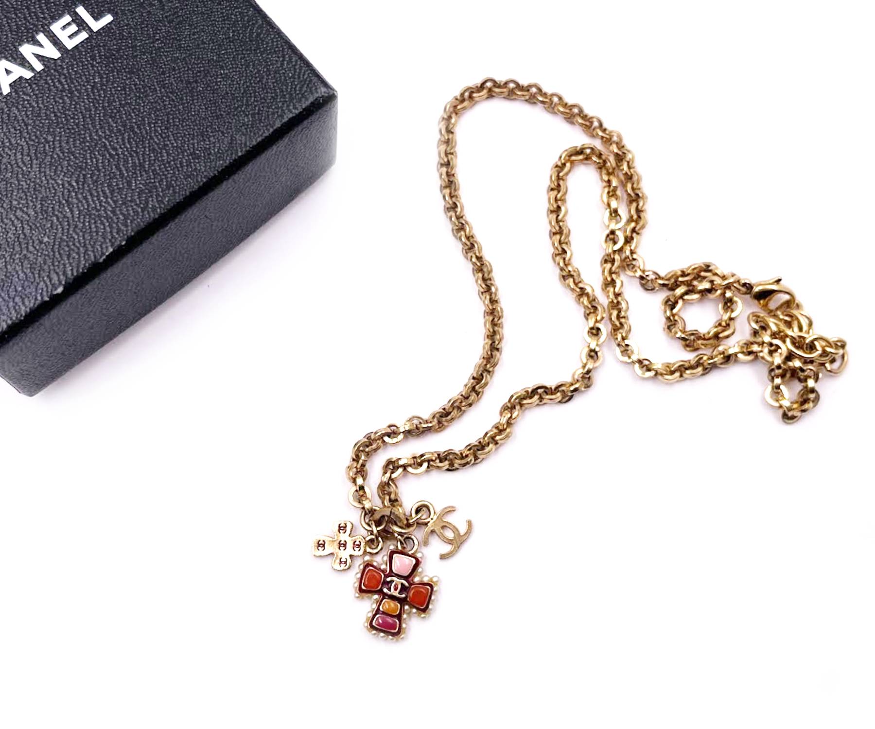 Chanel Gold Plated CC Red Resin Cross Charms Pendant Necklace - Image 2