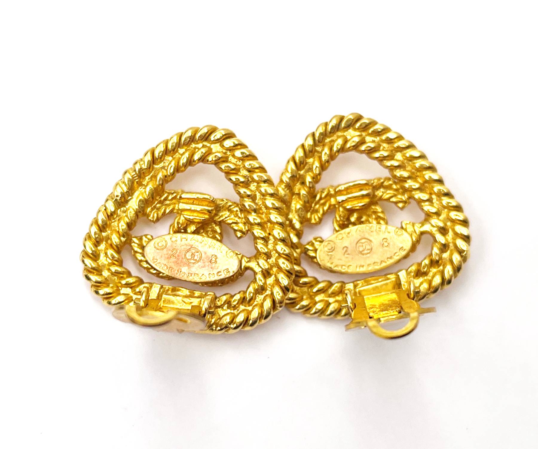 Chanel Vintage Gold Plated CC Rope Triangle Clip on Earrings - Image 4