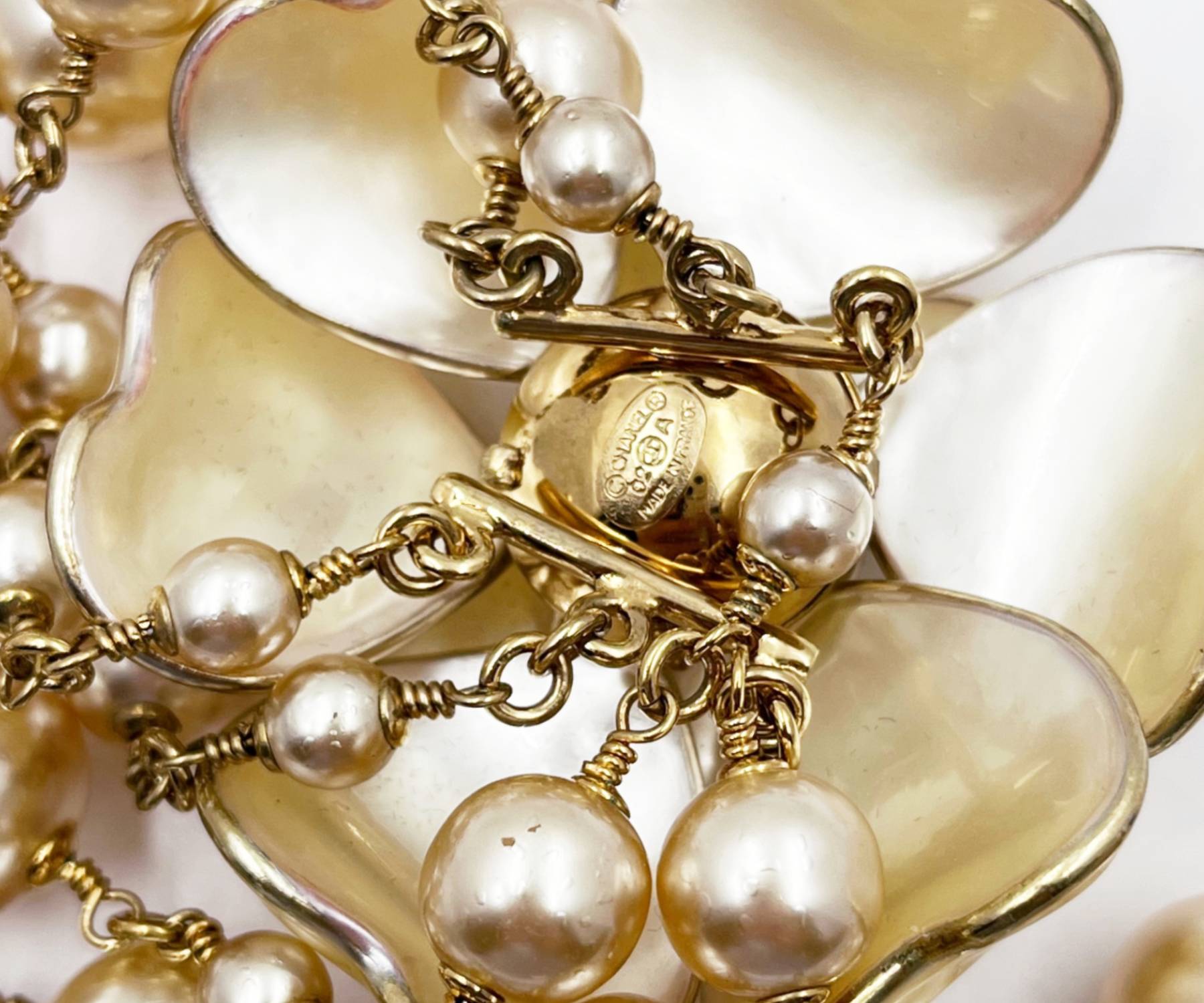 Chanel Super Rare Gold CC Pearl Camellia Super Long Choker Evening Pearl Necklace - Image 5