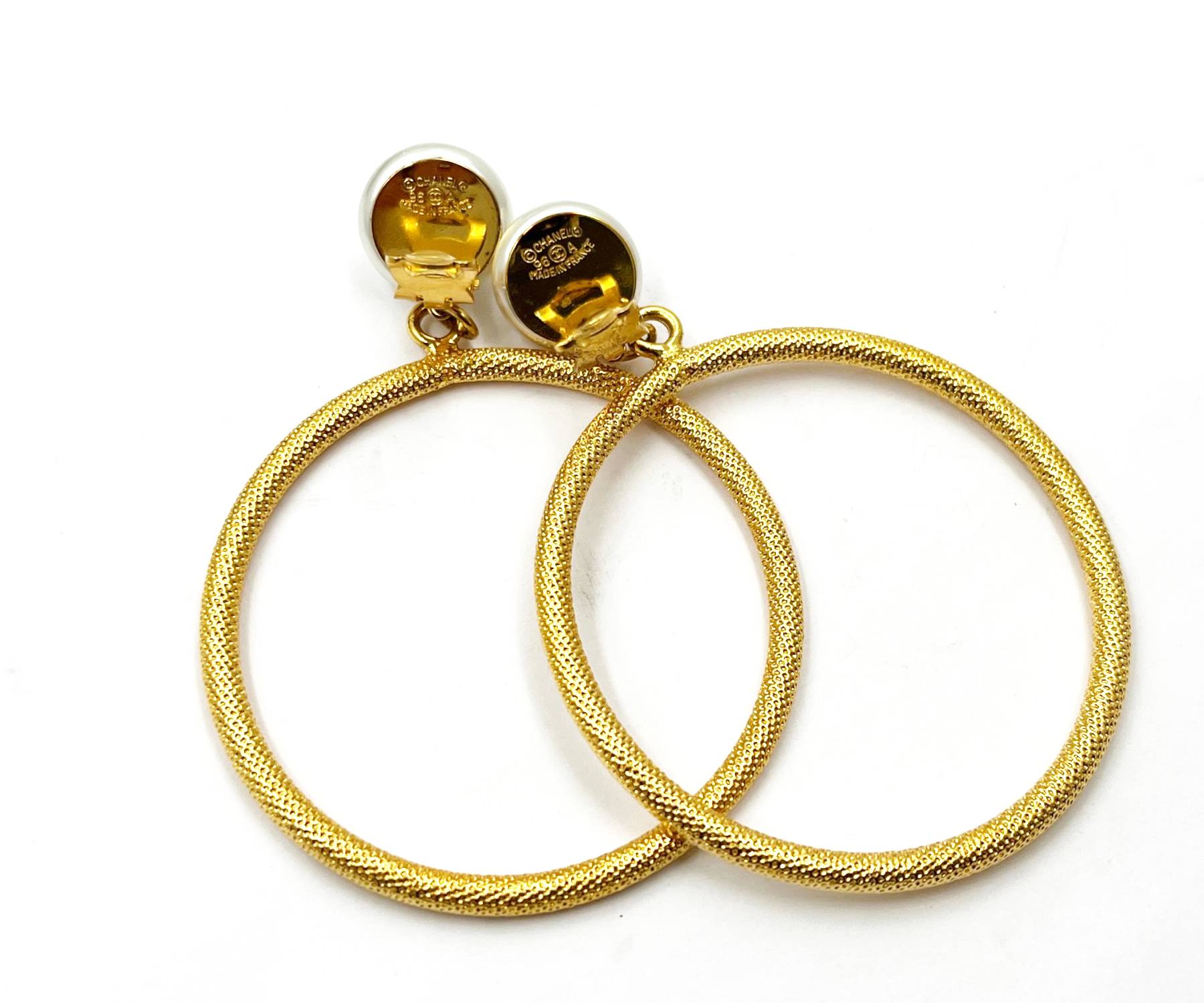 Chanel Vintage Rare Gold Plated CC Pearl Large Hoop Dangle Clip on Earrings - Image 3