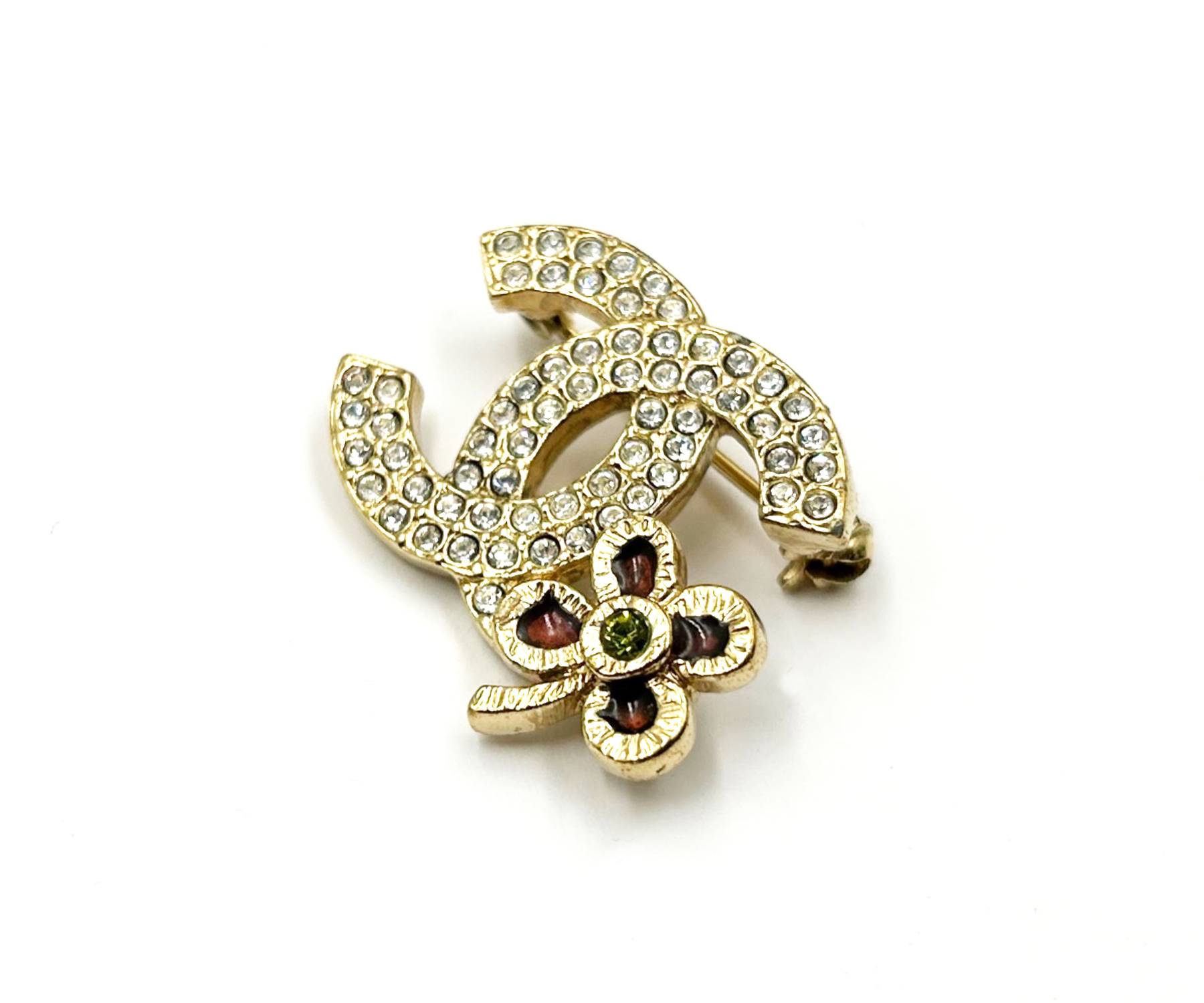 Chanel Small Gold CC Crystal Red Corner Flower Small Brooch - Image 2