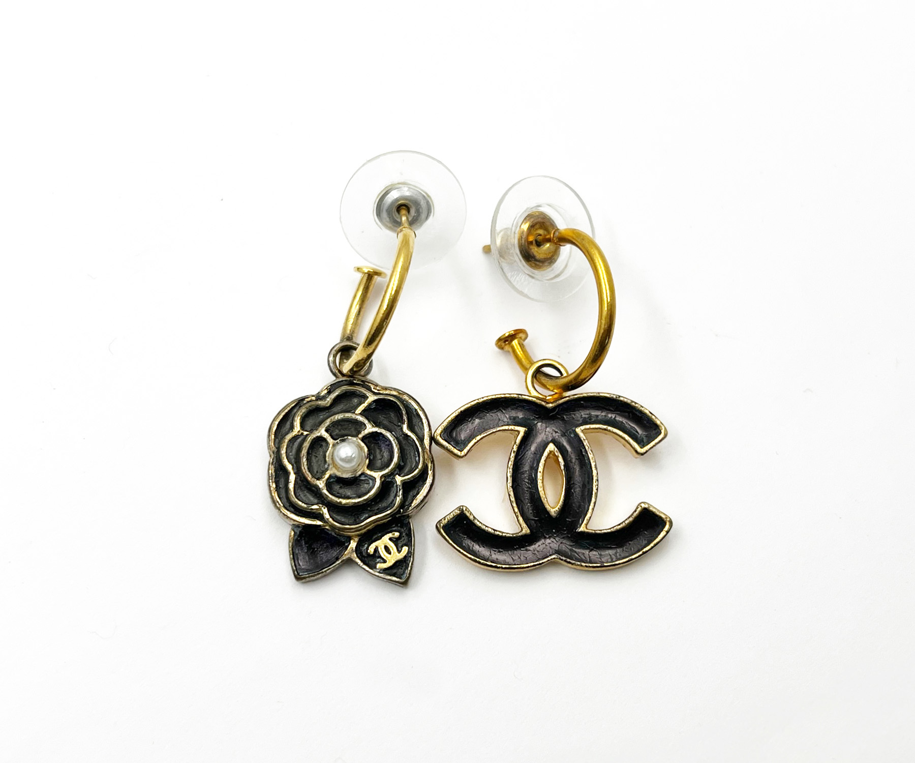 Chanel Vintage Gold Plated CC Black Camellia Asymmetrical Hoop
