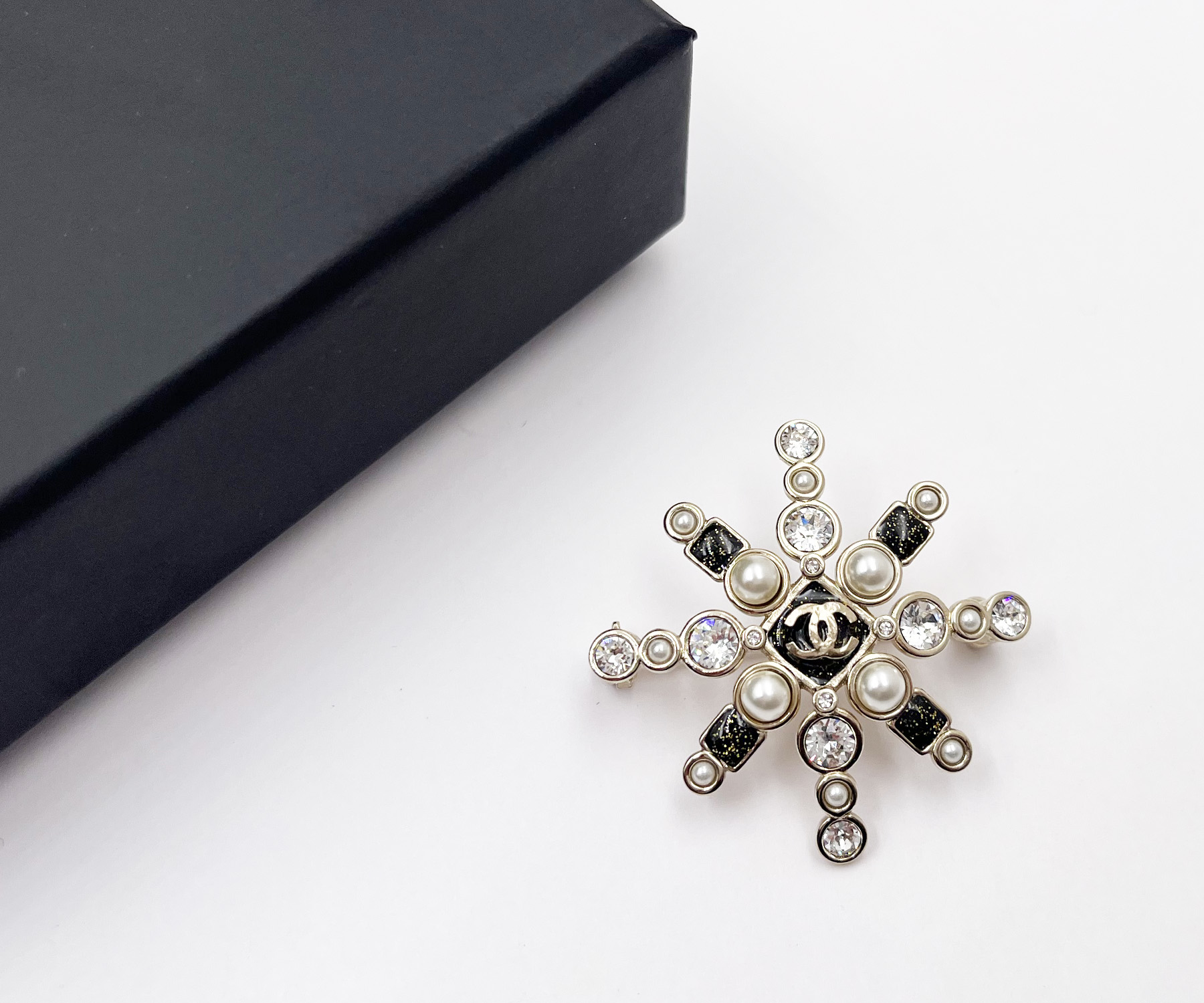 Chanel Gold CC Star Black Bead Pearl Crystal Small Brooch - Image 2