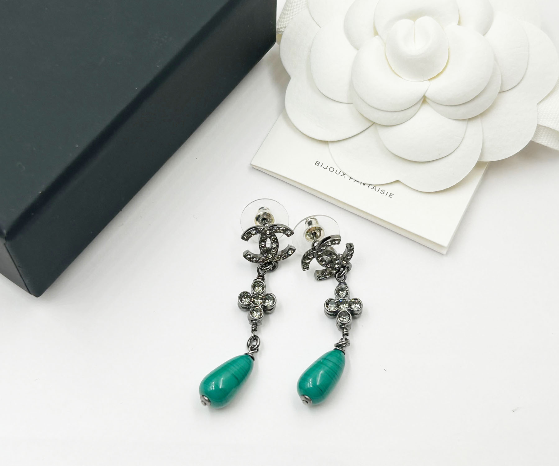 Gun Cc Crystal Flower Grn Stone Lg Dangle Piercin 2