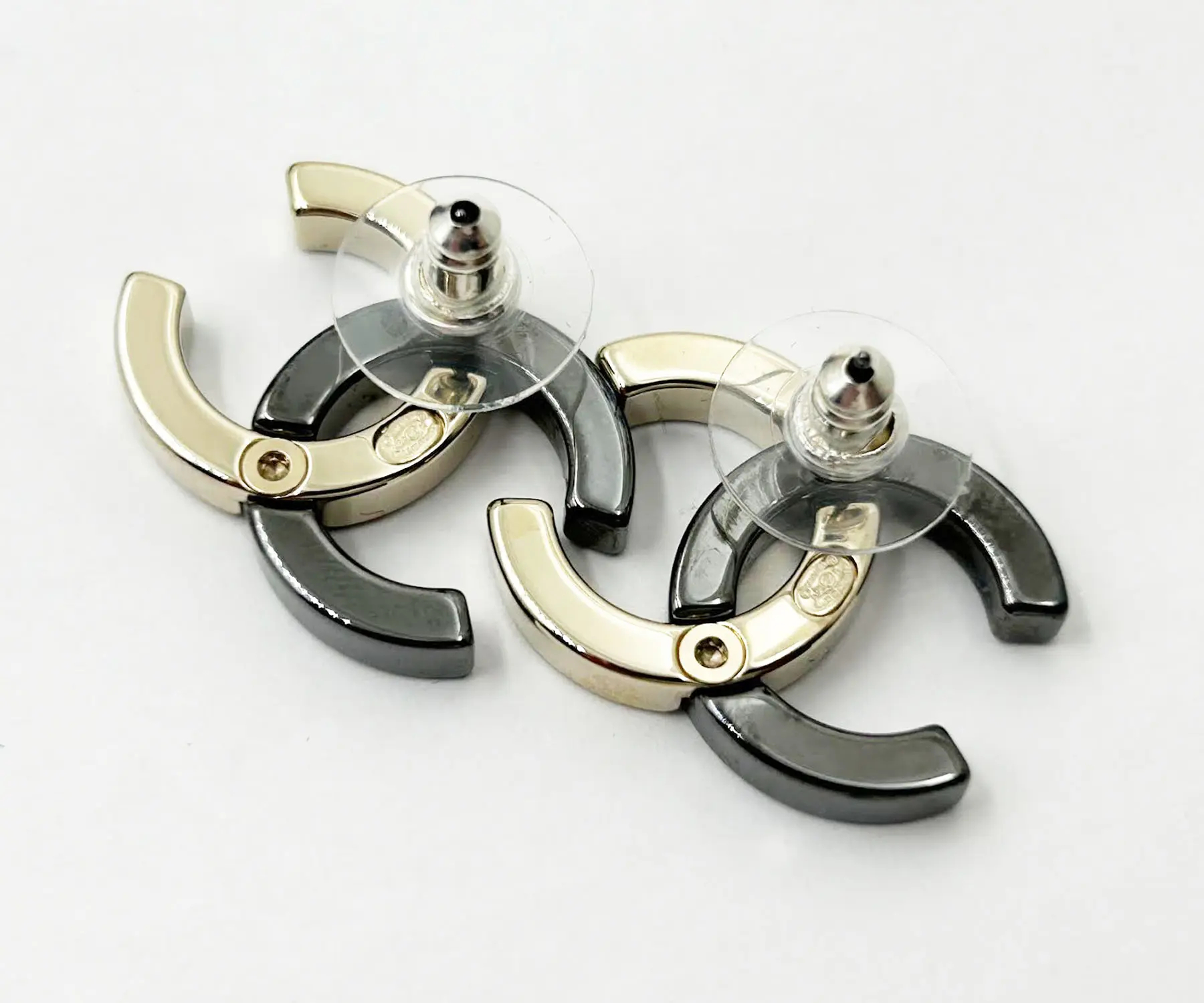 Gun Gold Half Half Lg Piercin 5 Jpg