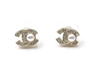 Gd Cc Center Pearl Sm Piercin 1