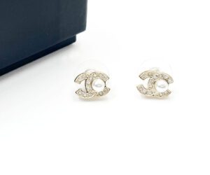 Gd Cc Center Pearl Sm Piercin 2