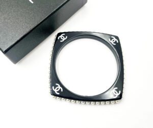 Wht Cc Pearl Edge Blk Sq Bangle 3