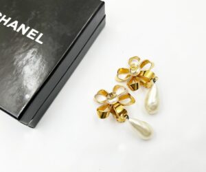 Vin Gp Cc Ribbon Flower Pearl Dangle Clip On 2