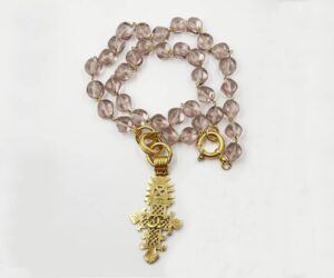 Vin Gp Cc Cross Lavender Glass Bead Lg Nk