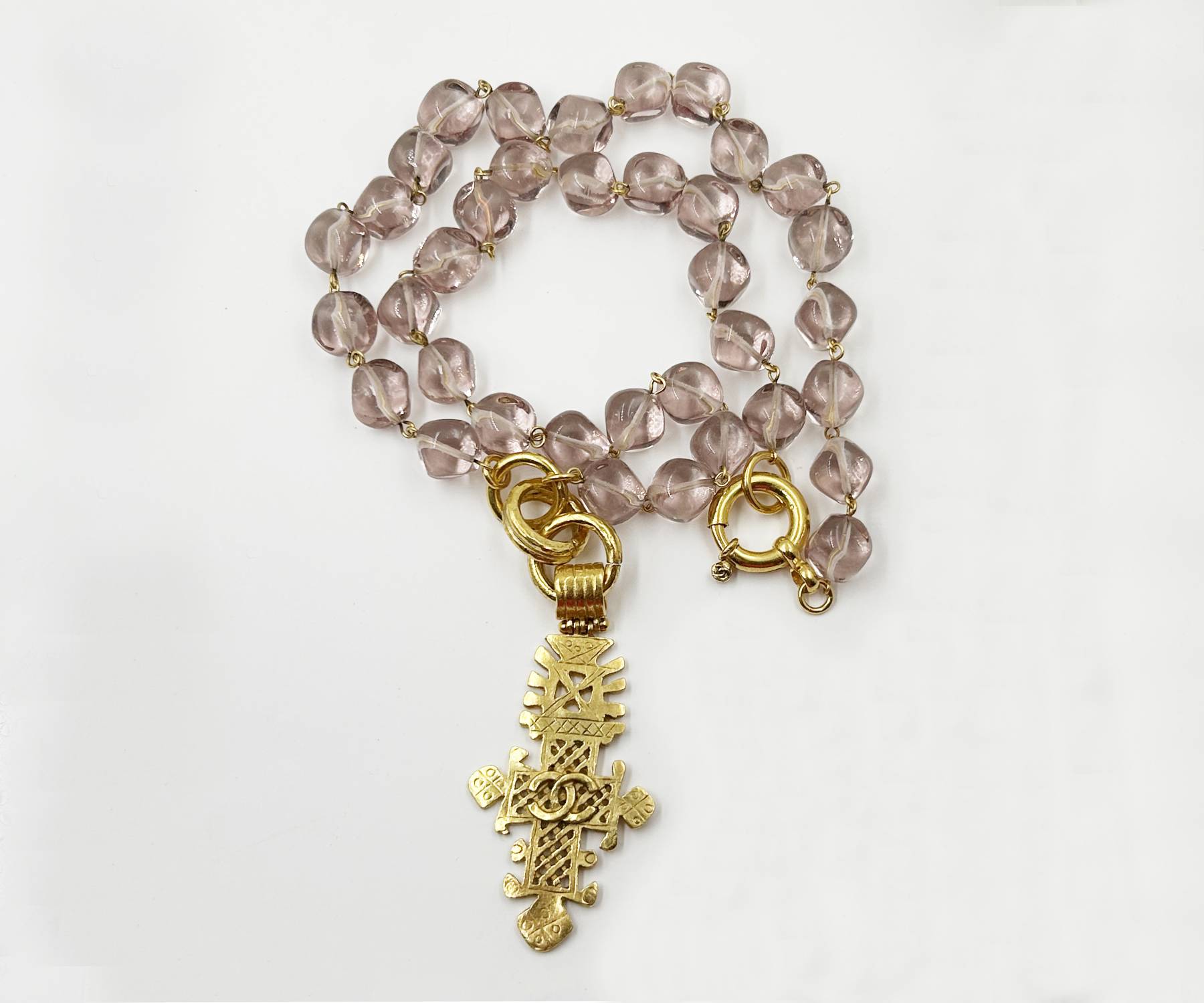 Vin Gp Cc Cross Lavender Glass Bead Lg Nk