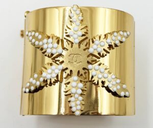 Vin Gp Cc Wht Bead Snowflake Cuff