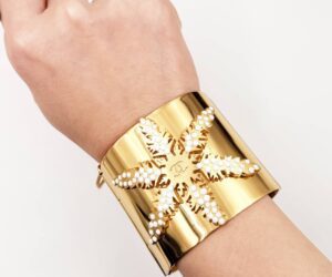 Vin Gp Cc Wht Bead Snowflake Cuff