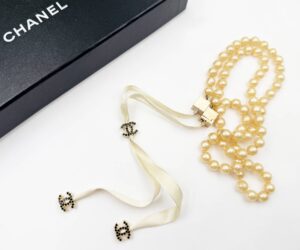 Vin Gp Cc Blk Crystal Pearl Tie Nk