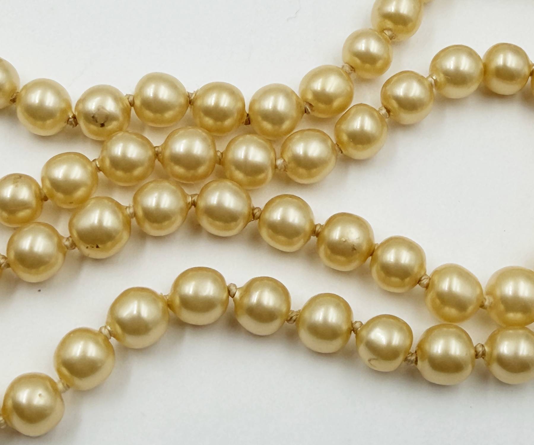 Vin Gp Cc Blk Crystal Pearl Tie Nk