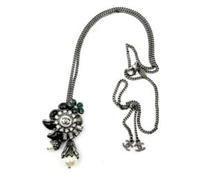 Gun Cc Grn Floral Crystal Pendant Nk